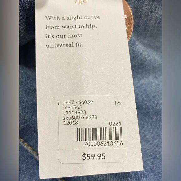 Lane Bryant Signature Fit Mid-Rise Bermuda Denim Shorts Size 16 (34x12) NWT - Picture 8 of 13